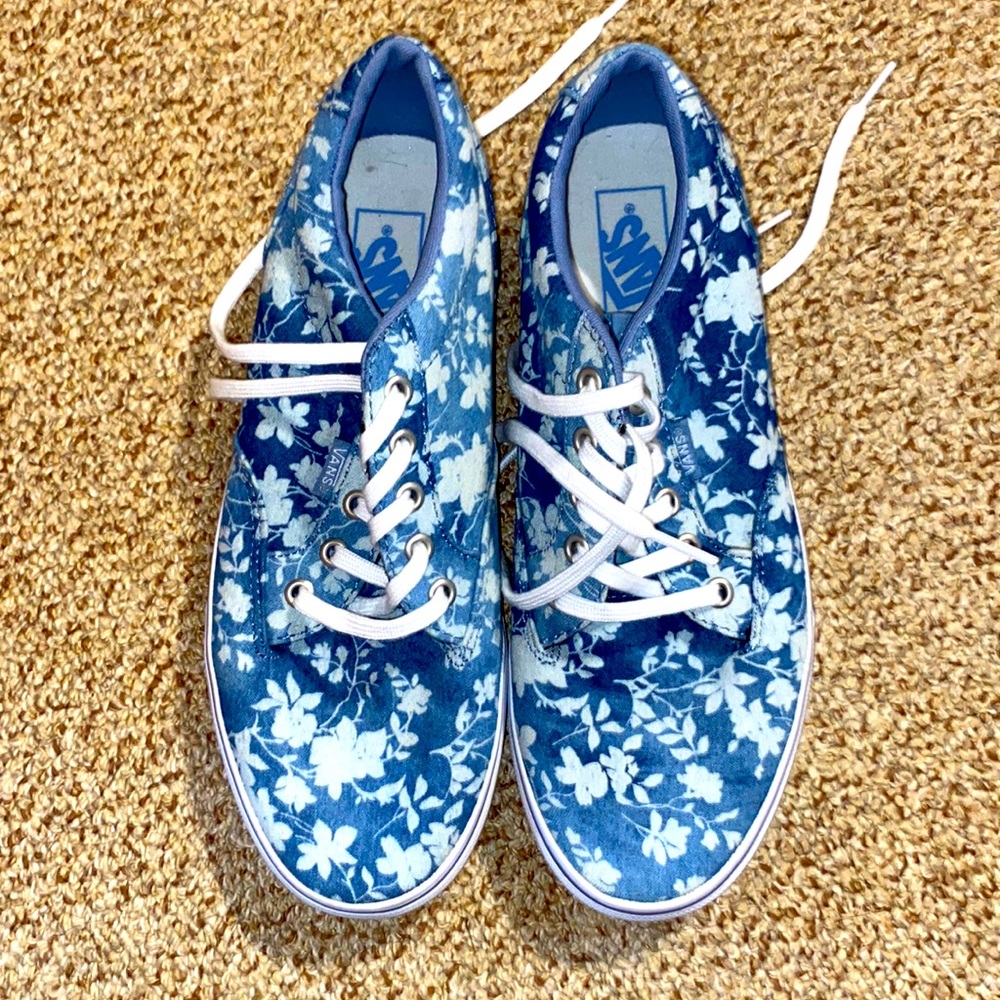 ⭐️Brand New⭐️ Patterned Vans